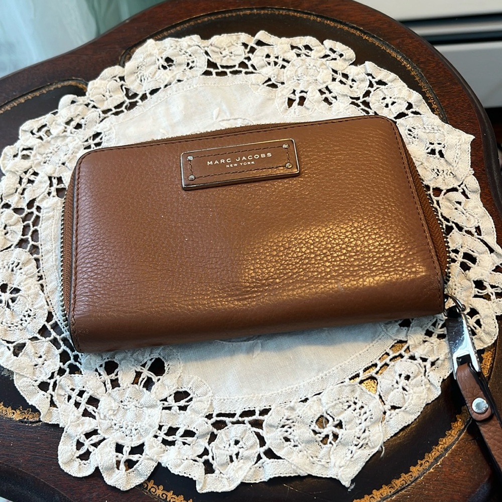 Mark Jacobs , New York wallet/wristlet